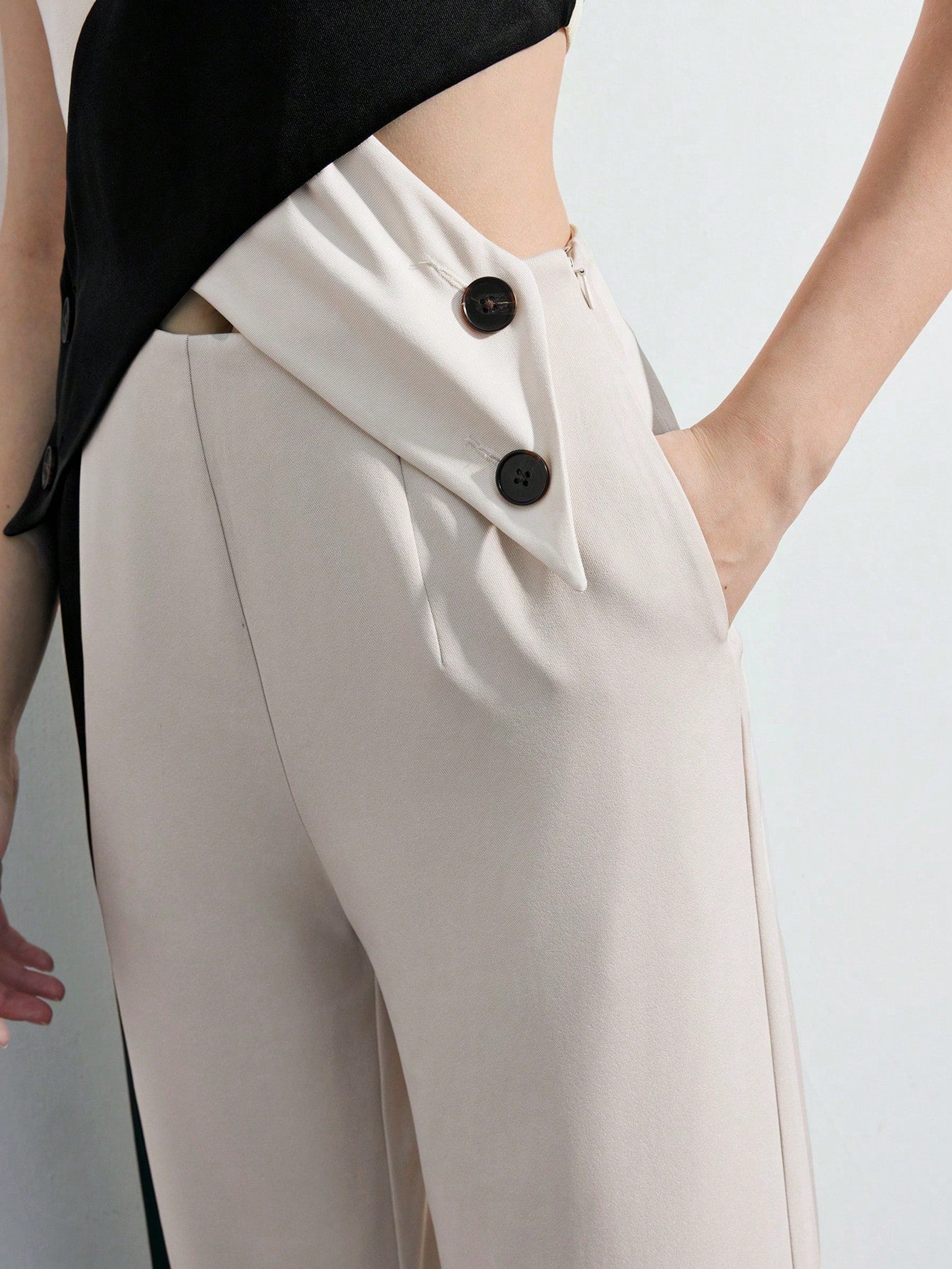 LLstyle Round Neck Tank Top And Straight Leg Pants With Oblique Pockets